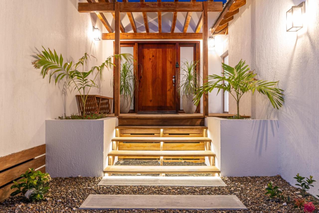 Conch Shell Cottage And The Poolclub At Mahogany Bay! San Pedro  Exterior photo